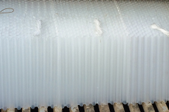 寒冬將至，潔康蜂窩斜管安裝工人再出發(fā)